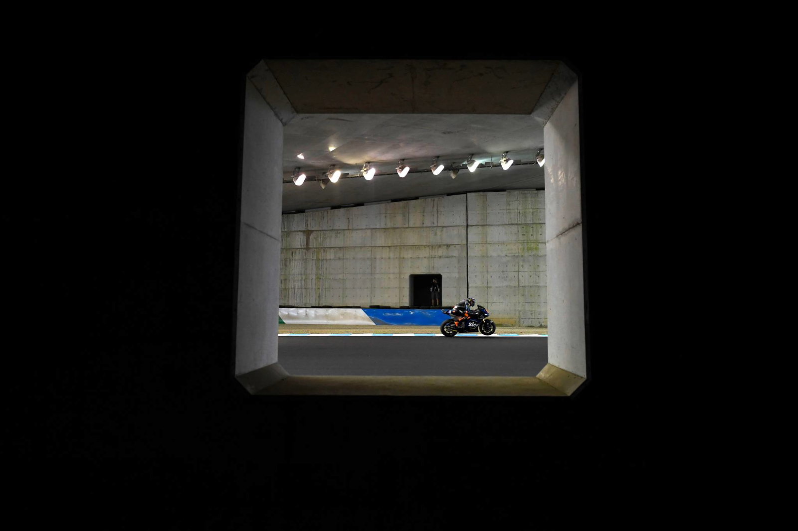 Moto2 Motegi: Dominant Marini storms to pole