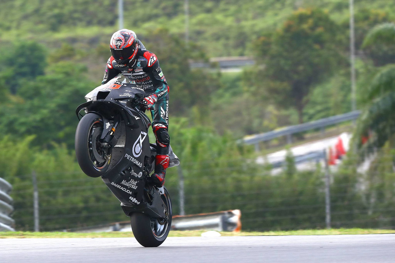 MotoGP: Rossi 'banyak berbicara dengan Jorge', 'hari yang lebih baik di M1 baru'