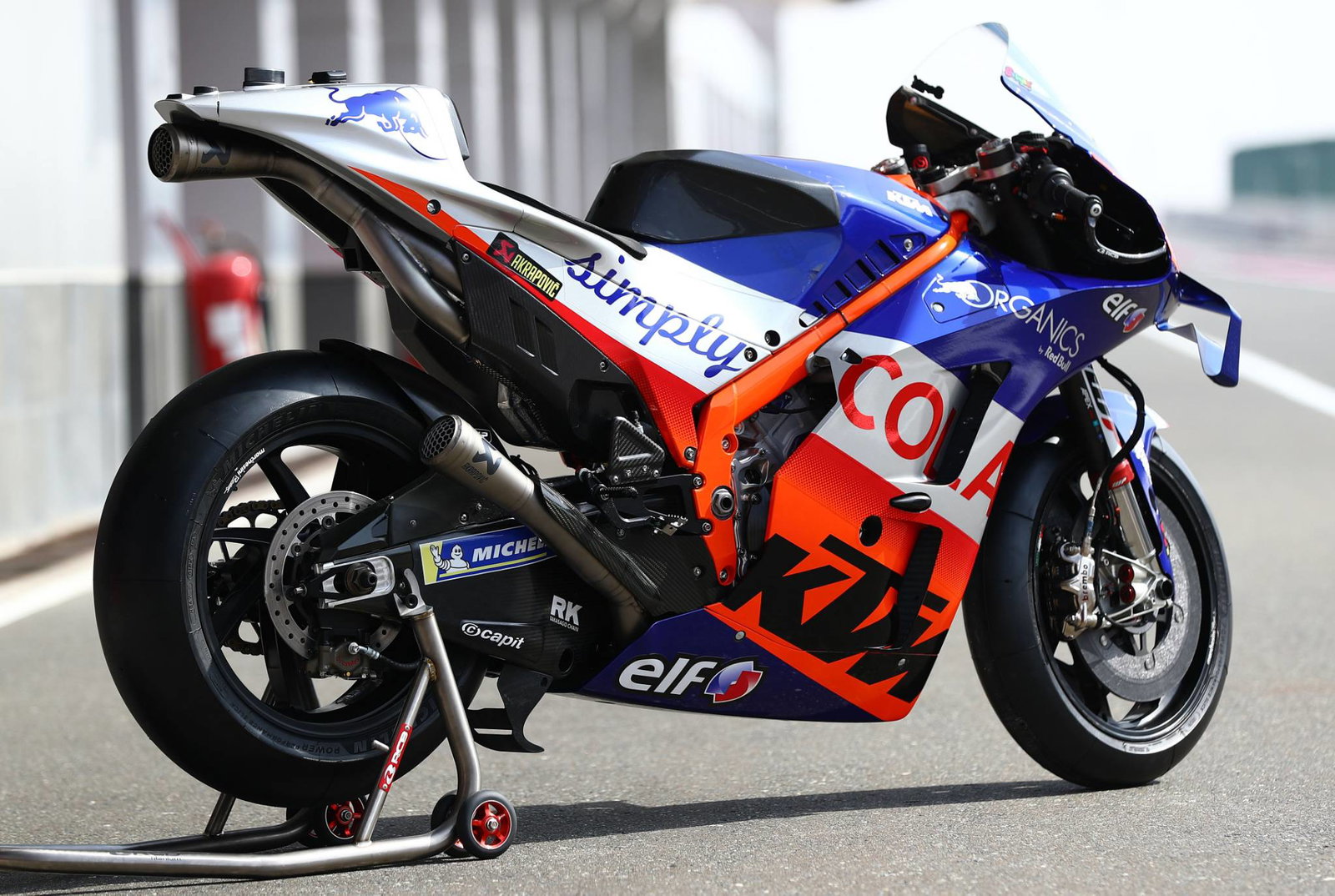 KTM: 'Acceleration based on turning', eight equal bikes