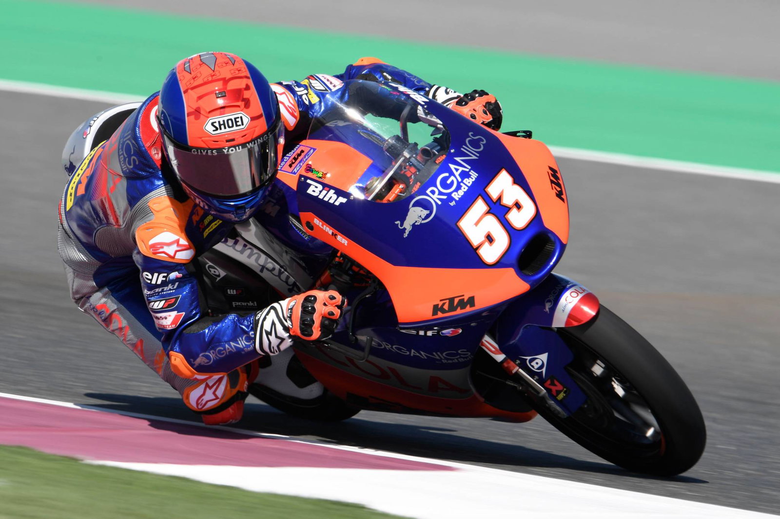 Arenas fends off McPhee for Qatar Moto3 victory