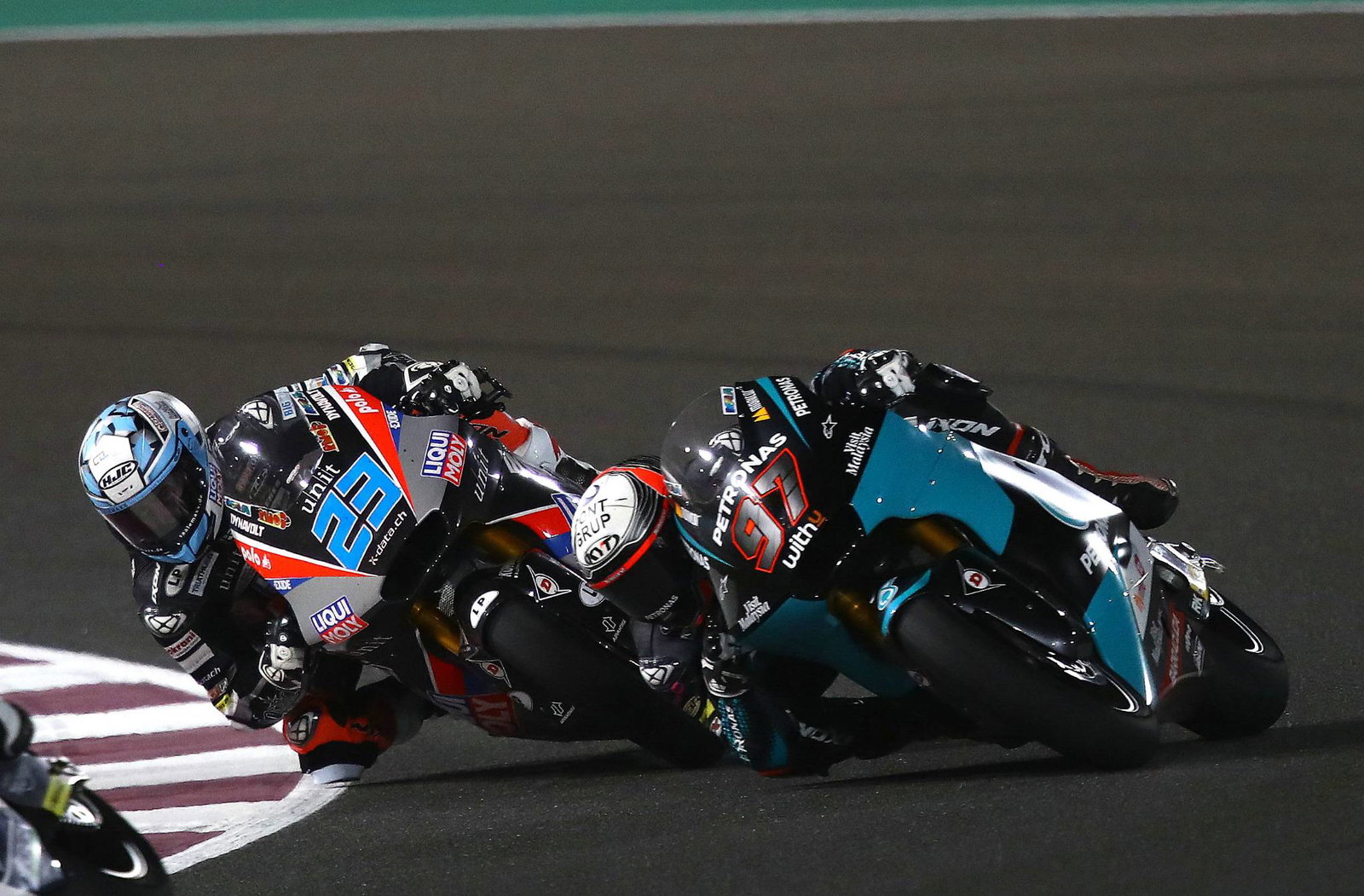 Qatar: 'Balapan luar biasa' - Arenas menyerahkan kemenangan ke-100 KTM