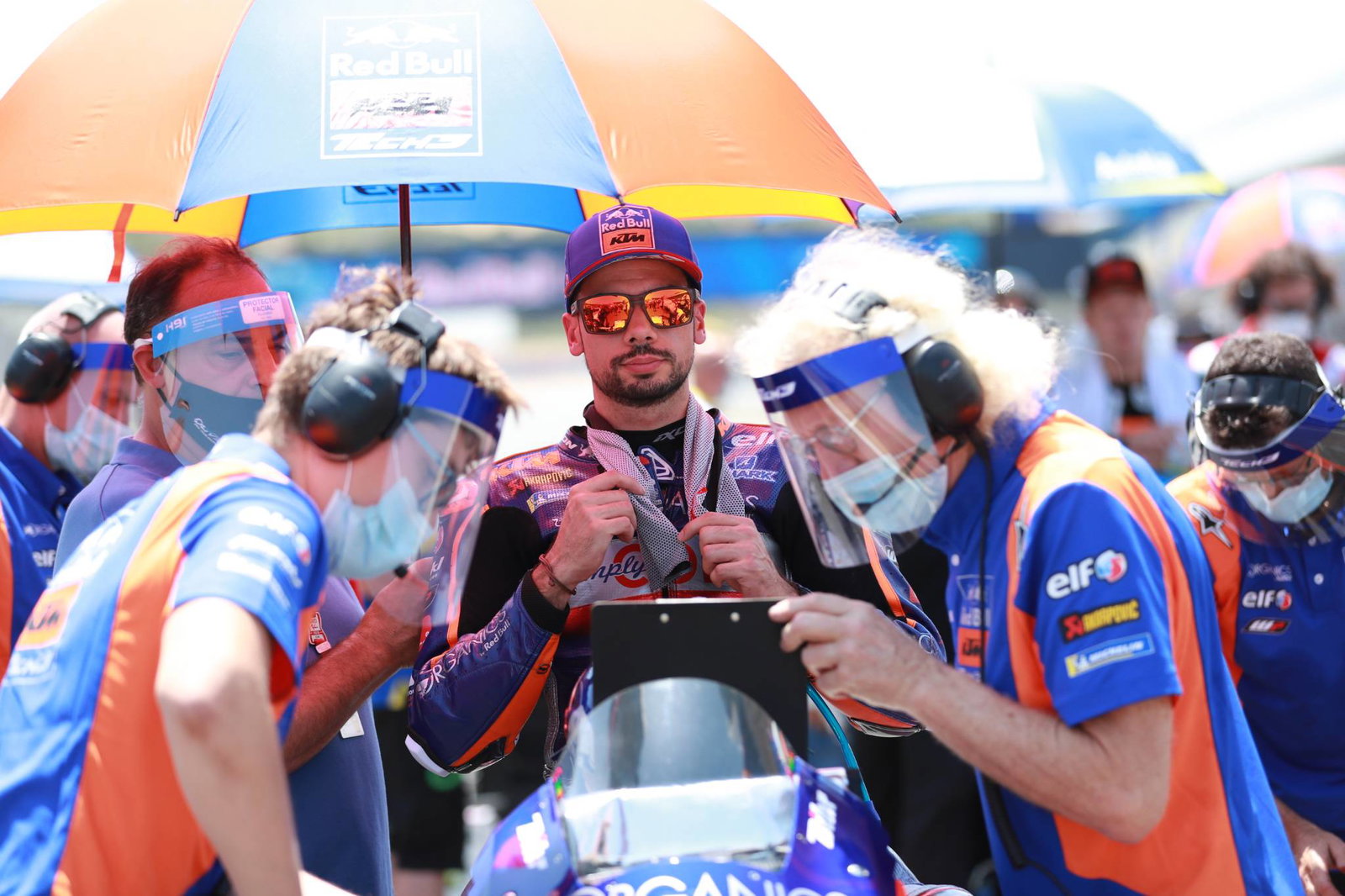 Brno MotoGP: Rossi learning a lot from ‘very different’ Munoz