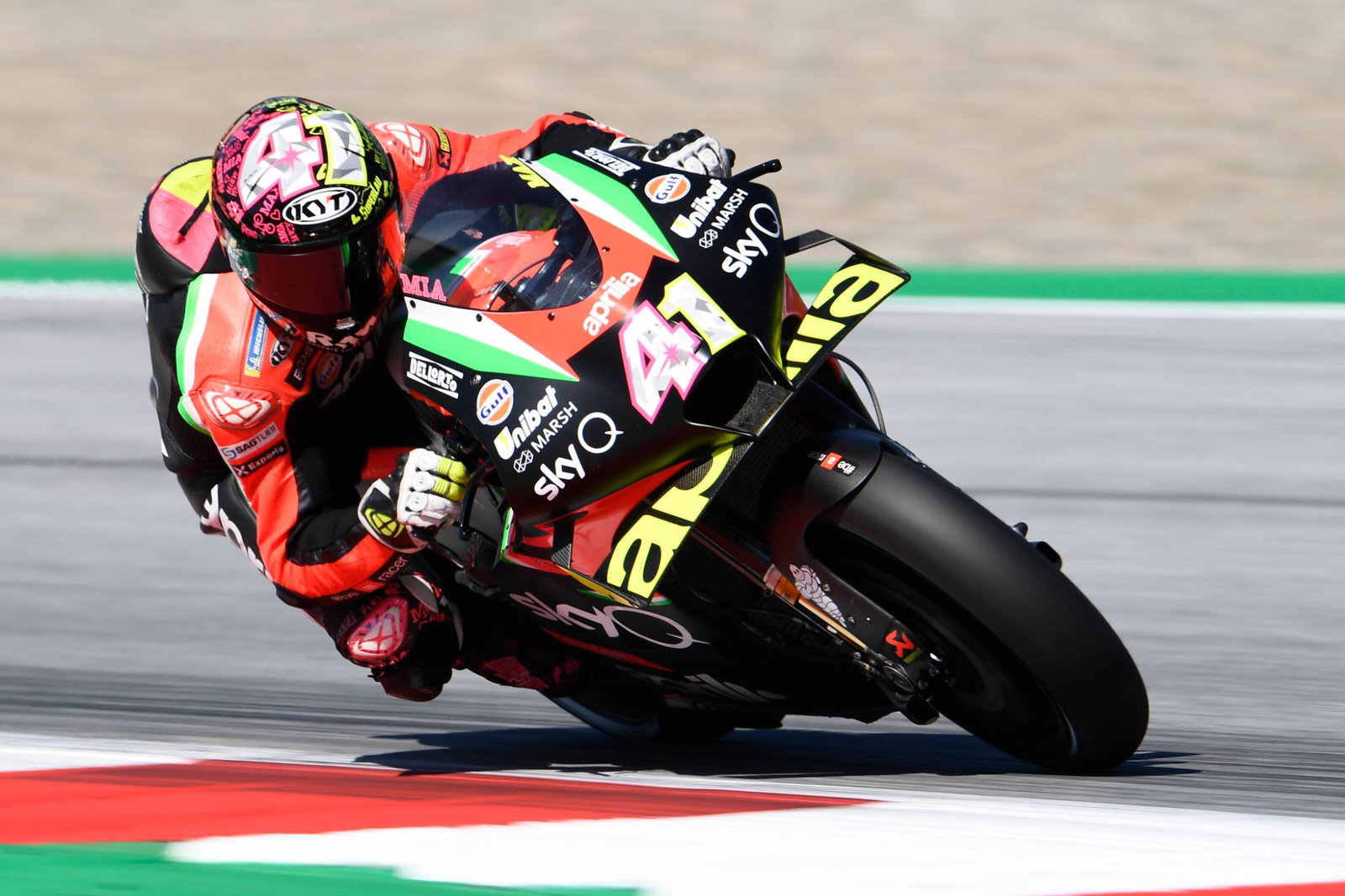 Misano: Bradl menguji radio helm MotoGP di trek