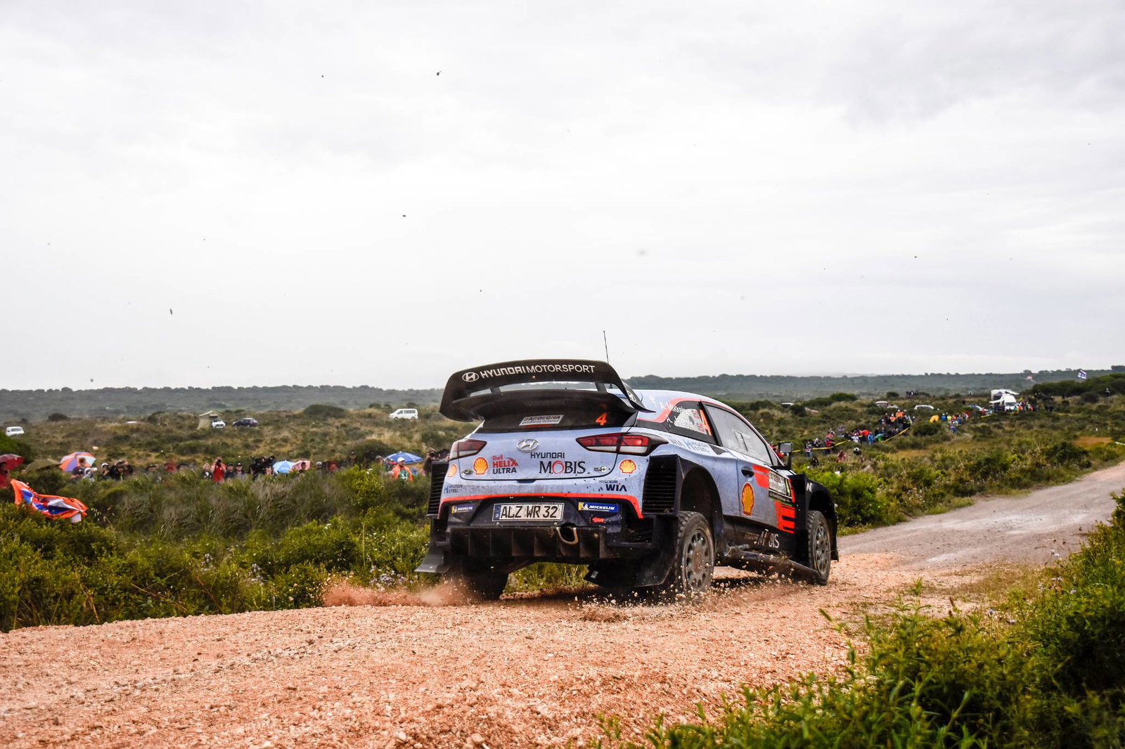 WRC: Ogier mengungguli Mikkelsen pada gol pembuka Rally Italia Sardegna