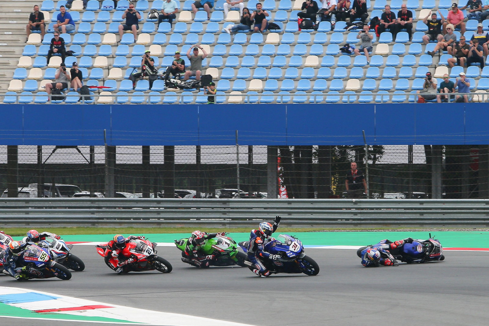 Toprak Razgatlioglu and Garret Gerloff, Dutch WorldSBK Race2, 25 Juli 2021