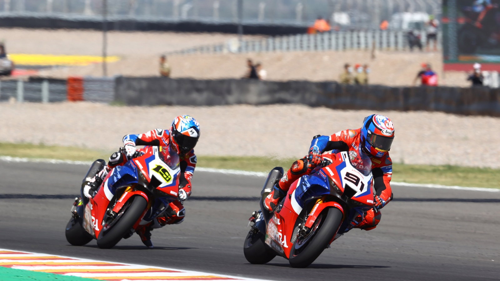 Leon Haslam and Alvaro Bautista, Argentine WorldSBK race2, 17 October 2021