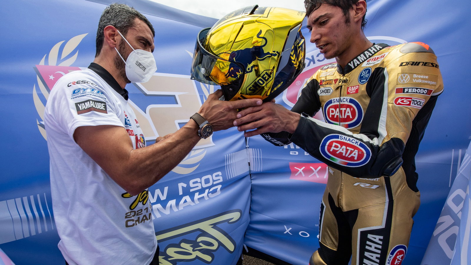 Kenan Sofuoglu and Toprak Razgatlioglu, World Champion, Indonesian WorldSBK race1, 21 November 2021