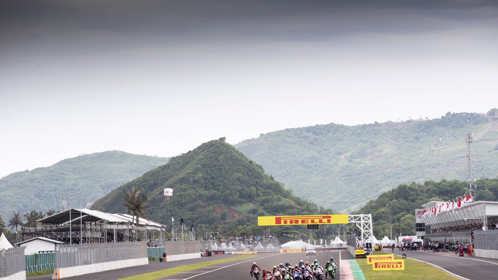 Race start, Indonesian WorldSBK race1, 21 November 2021