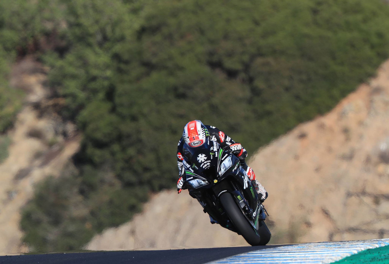 Ducati Panigale V4 spesifikasi balap melakukan debutnya bersama Zanetti di Jerez