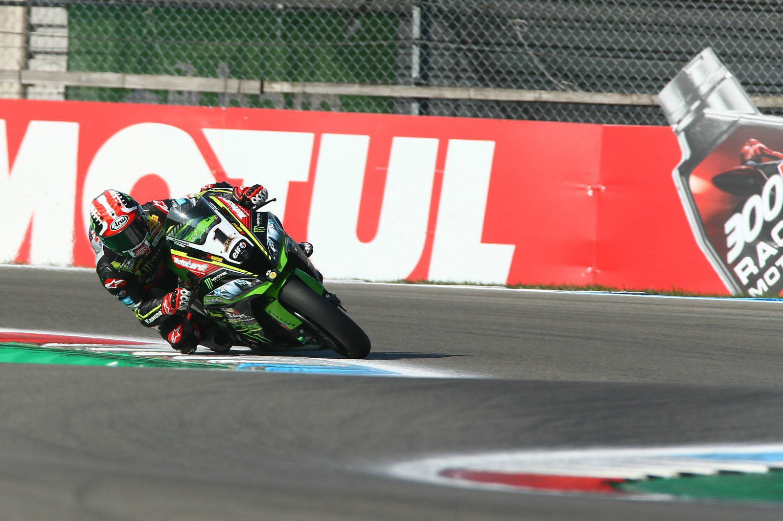 Rea leads van der Mark in opening practice at Assen