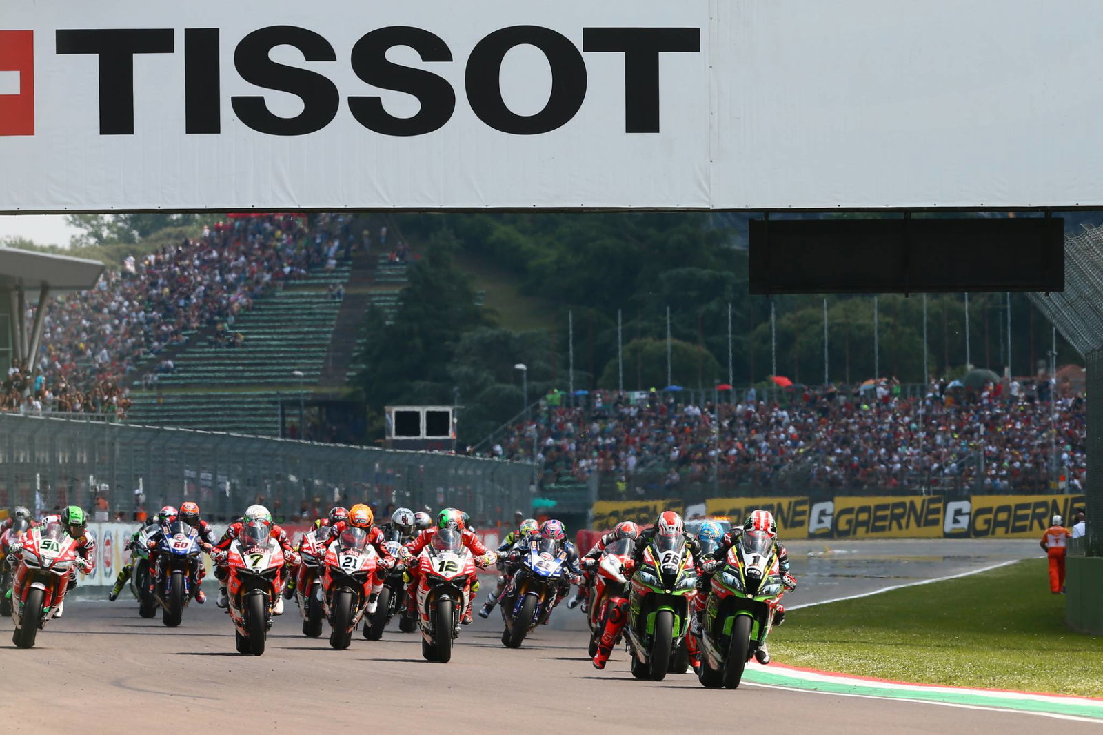 WorldSBK: Shaina interviews... Leon Camier!