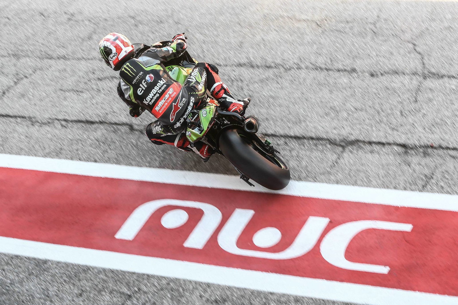 Rea memudahkan kemenangan light-to-flag di pembuka Misano