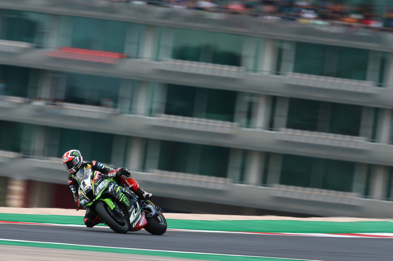 Rea in control to win Portimao opener
