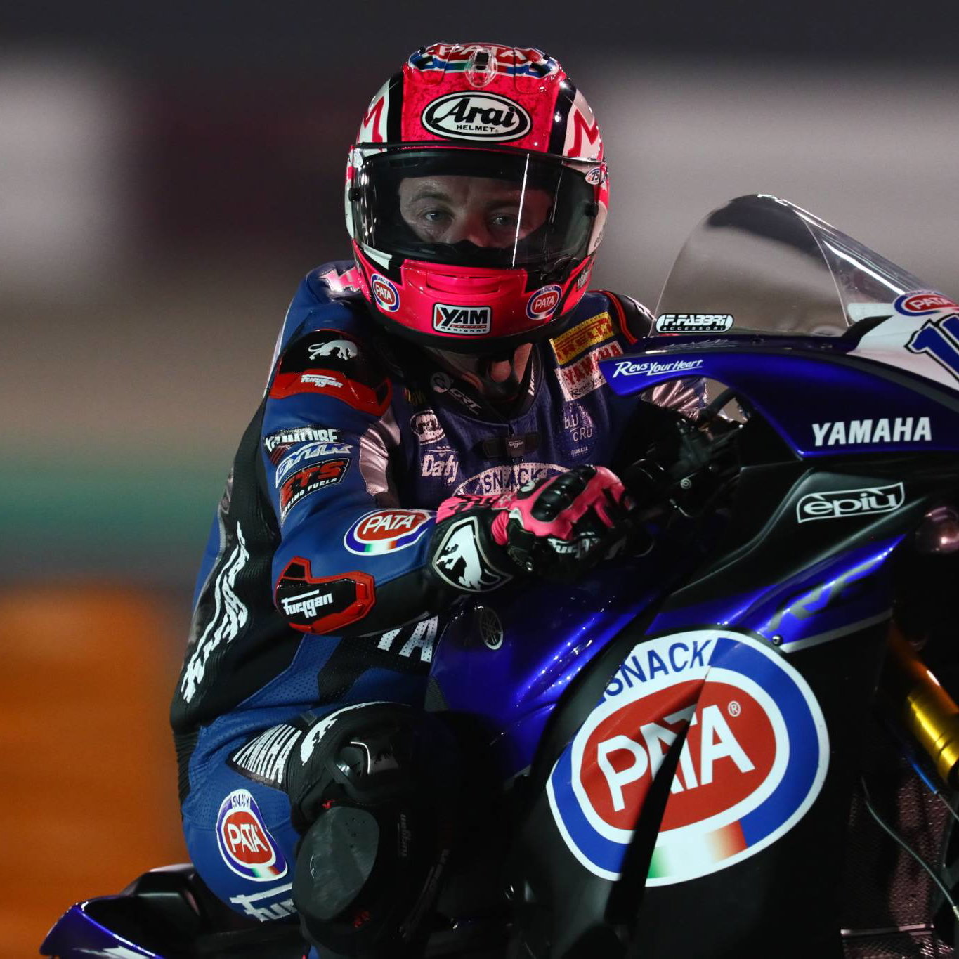 Qatar WSS: Dominant Mahias leads title rival duo on day one in Losail