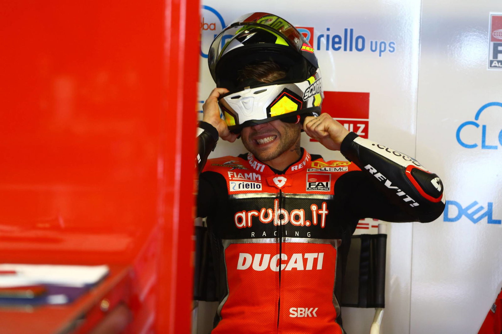 Sykes mengalahkan Rea saat 0,031s membagi lima teratas di Assen