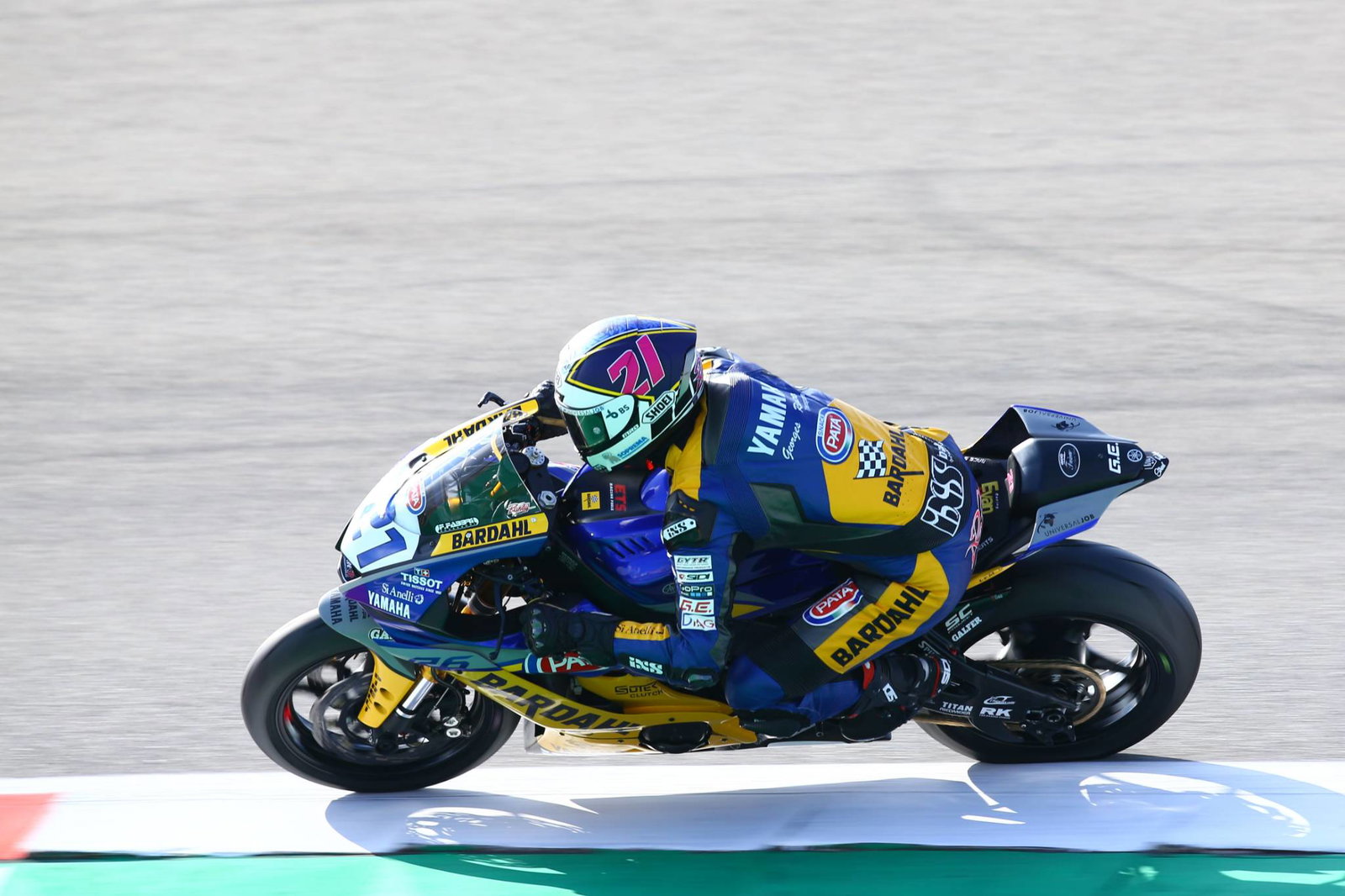 Krummenacher takes pole as red flag, snow hit qualifying