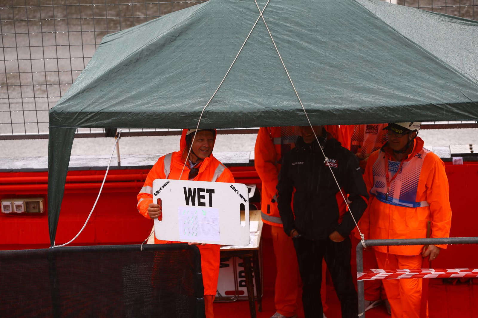 Heavy rain delays WorldSBK race [UPDATED]