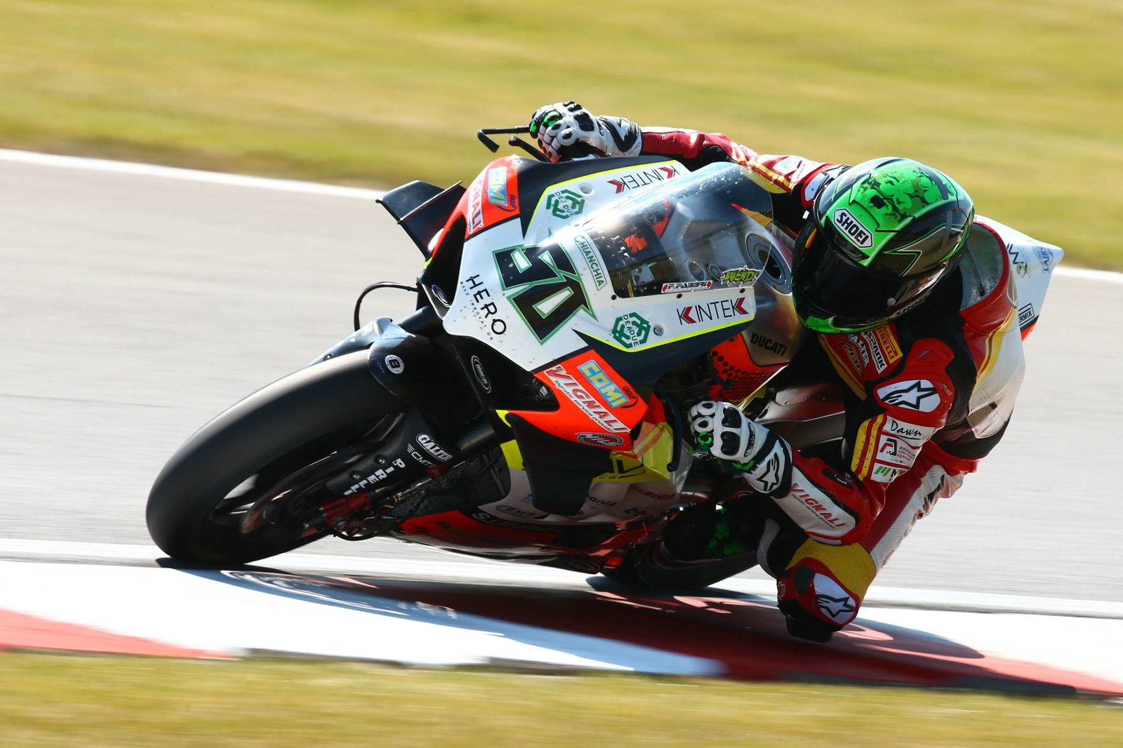 Marco Melandri mengumumkan pensiun dari olahraga balap mobil