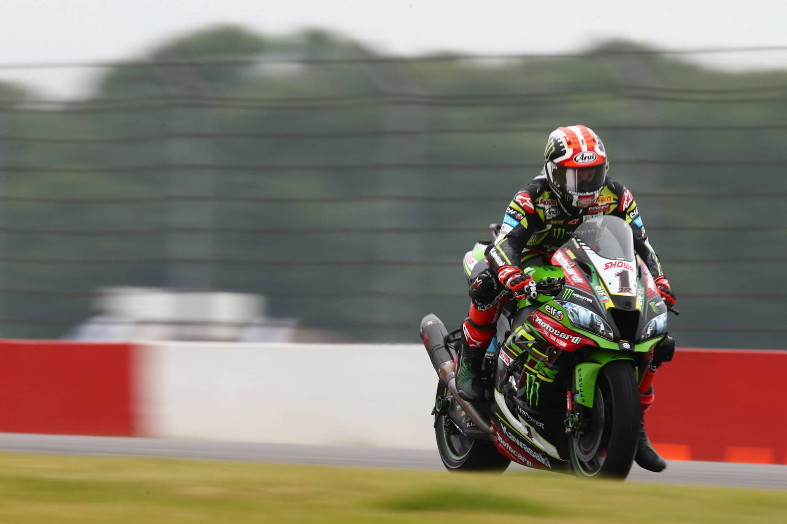 Rea memimpin WorldSBK dengan kemenangan Donington saat Bautista jatuh lagi