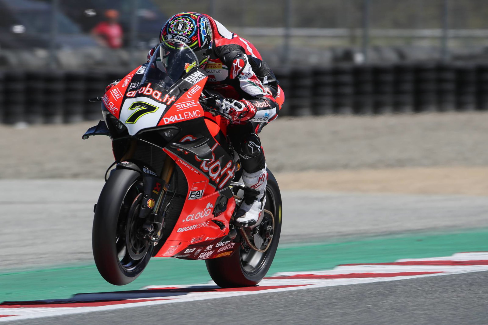 Dominant Davies powers to first win of 2019 to end Rea streak