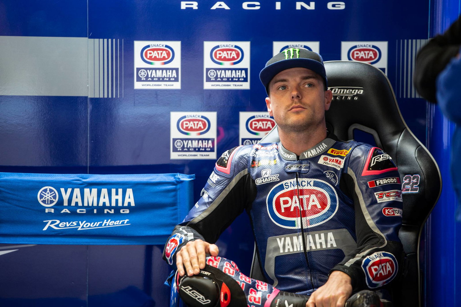 Razgatlioglu bergabung dengan Pata Yamaha untuk tahun 2020 bersama van der Mark