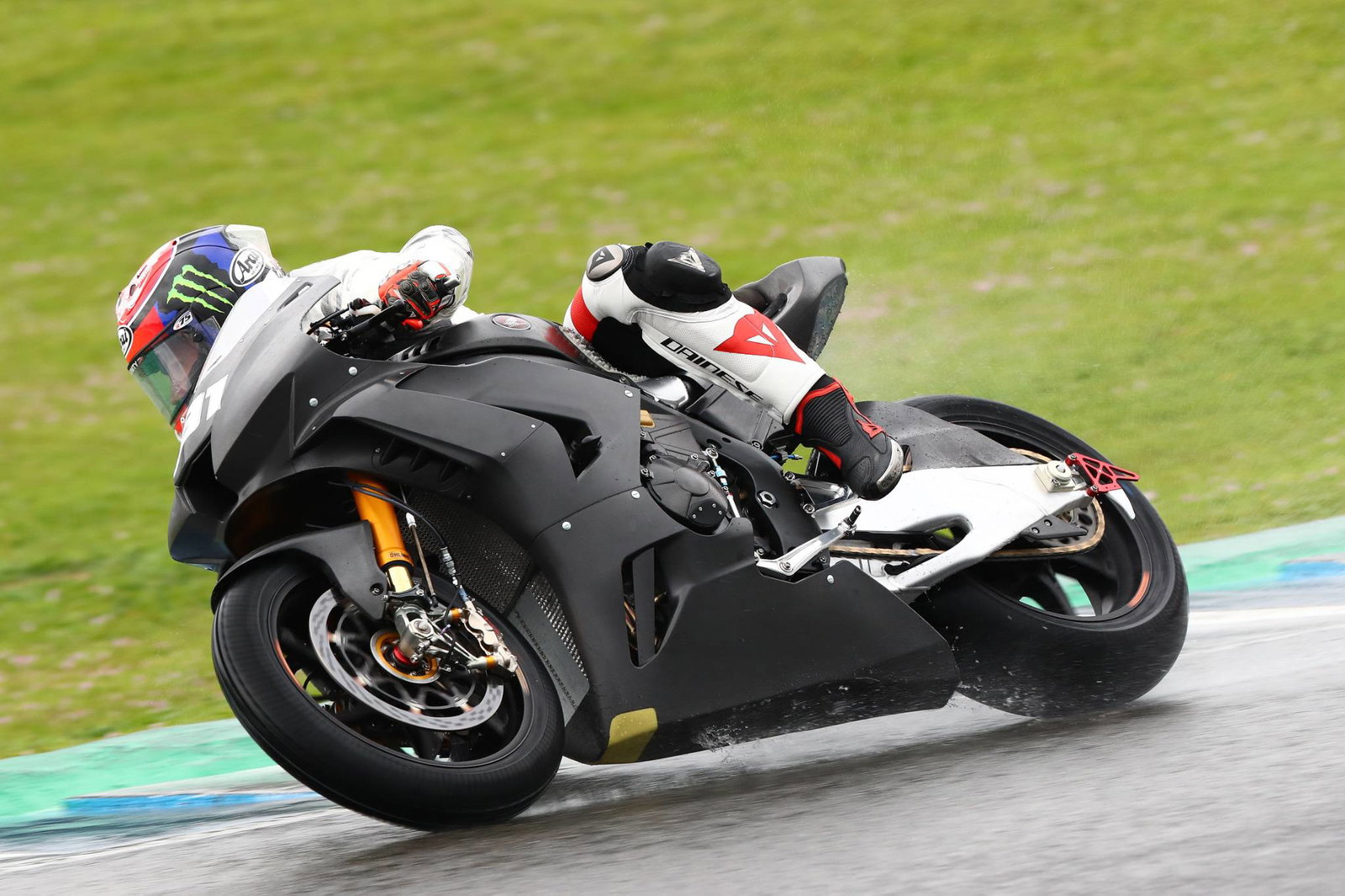 Bautista adapting riding style to match Honda