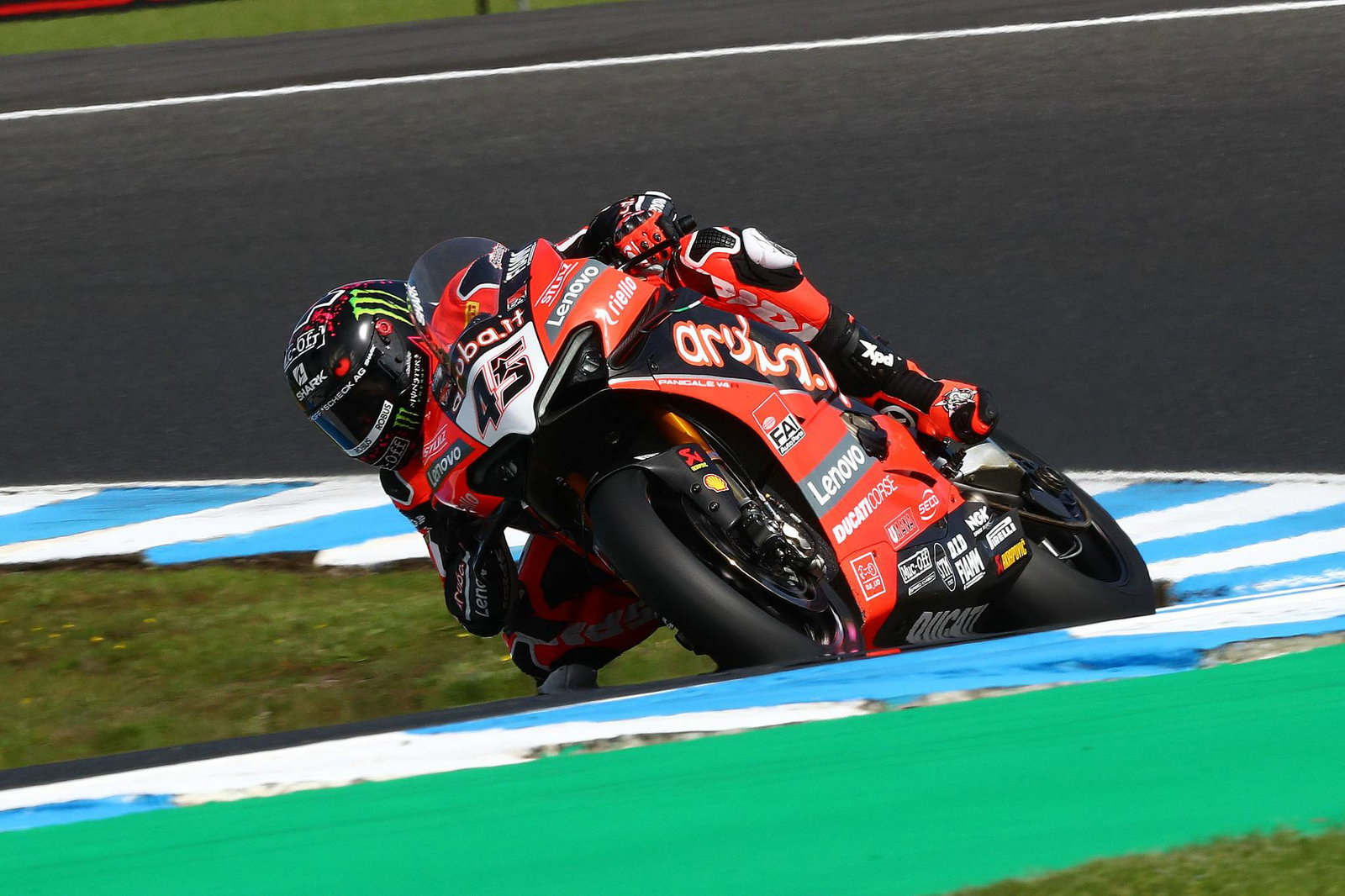Redding menyapu jadwal latihan di Phillip Island