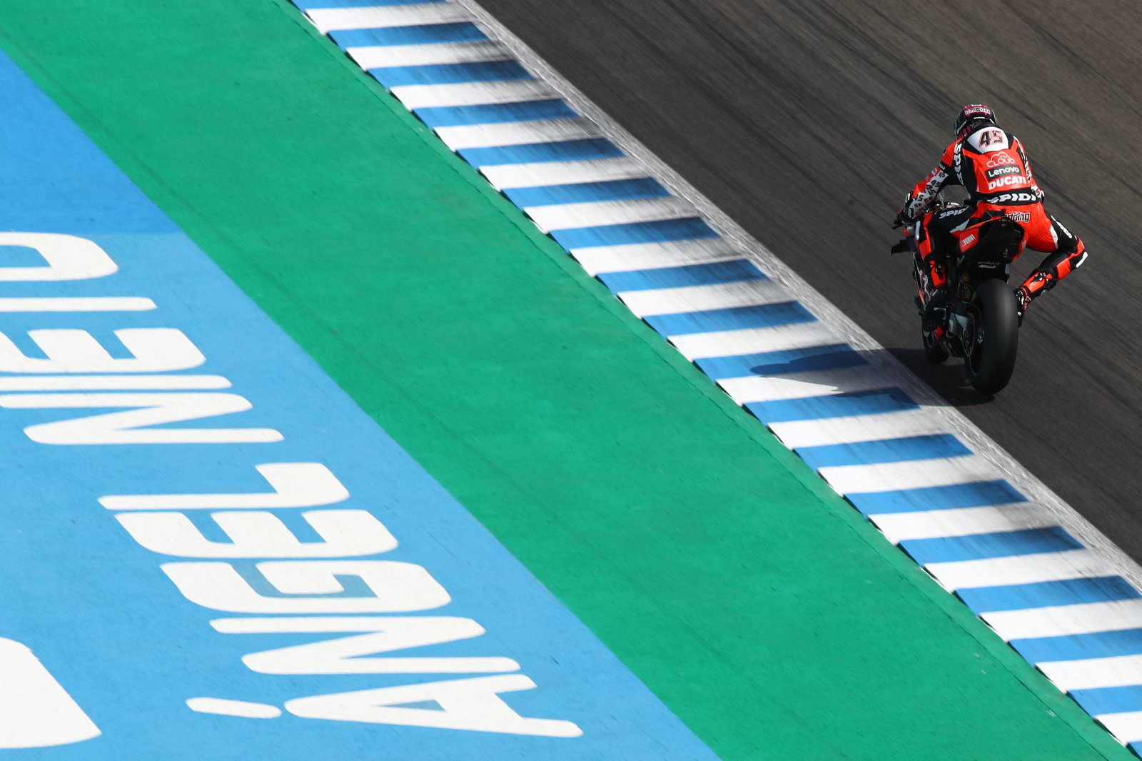 Redding sends a message with classy Jerez WorldSBK win over Rea