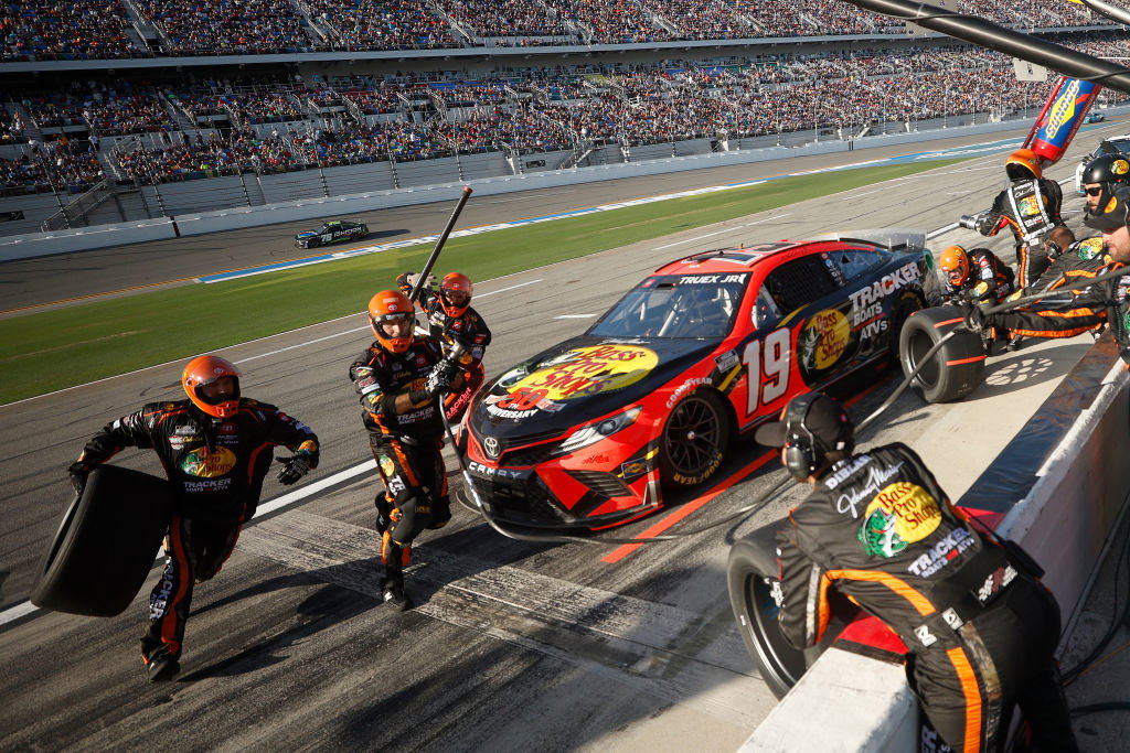 NASCAR at Daytona: Kyle Larson, Chase Elliott Start on Front Row After Qualifying Rainout