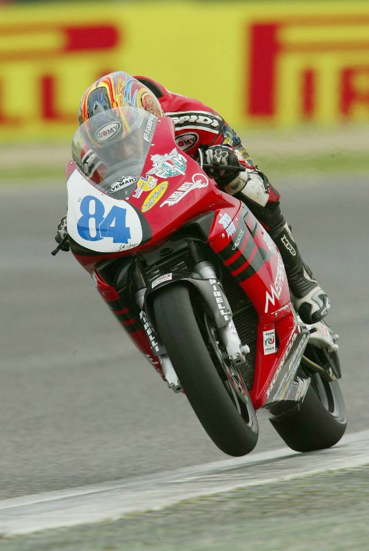 Assen starts construction of 'floating grandstand'