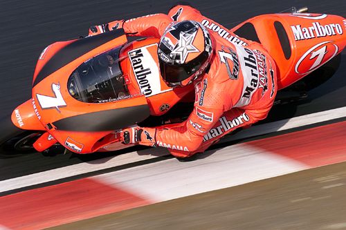 Edwards is new Brit in GP250.