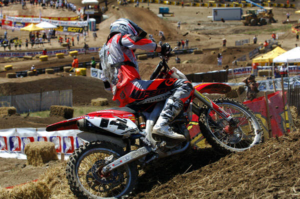 Everts waves goodbye to Sun City victory.