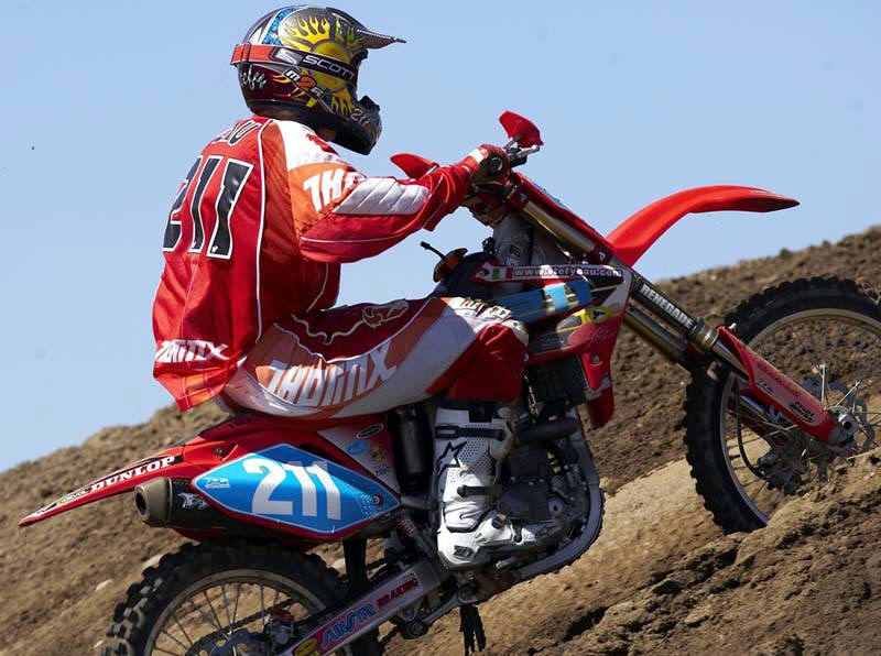 Pichon to undergo knee operation.