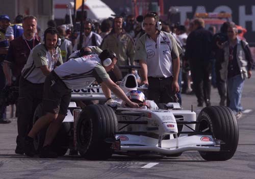 BAR duo help build milestone Swindon Civic.