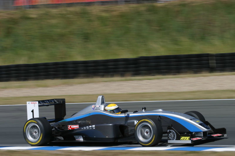 Australian F3 to celebrate `big 100` in Sydney.