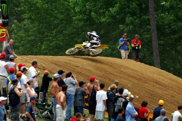 Searle, Swanepoel sign for Molson Kawasaki.