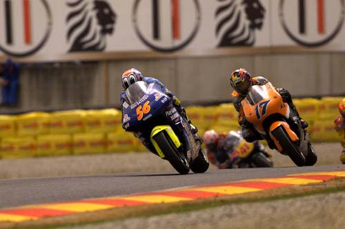 Yamaha's YZR-M1 makes GP debut!