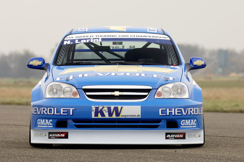 WTCC: Yokohama compound tests.