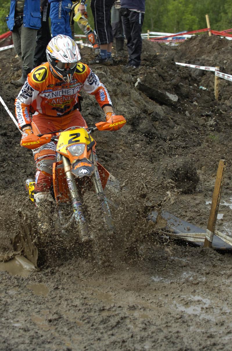 Carmichael wins Phoenix Supercross.