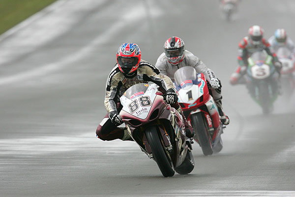 Rizla team-mates fall... five times!