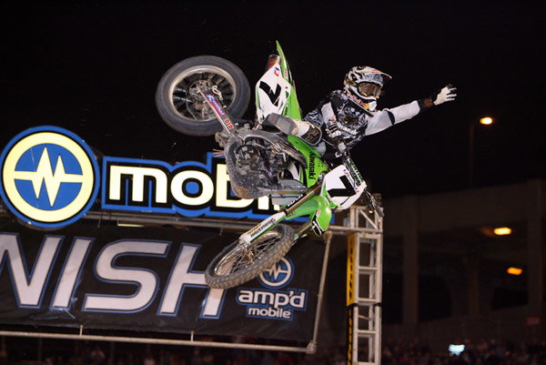 Stewart victory sets up dream title showdown.