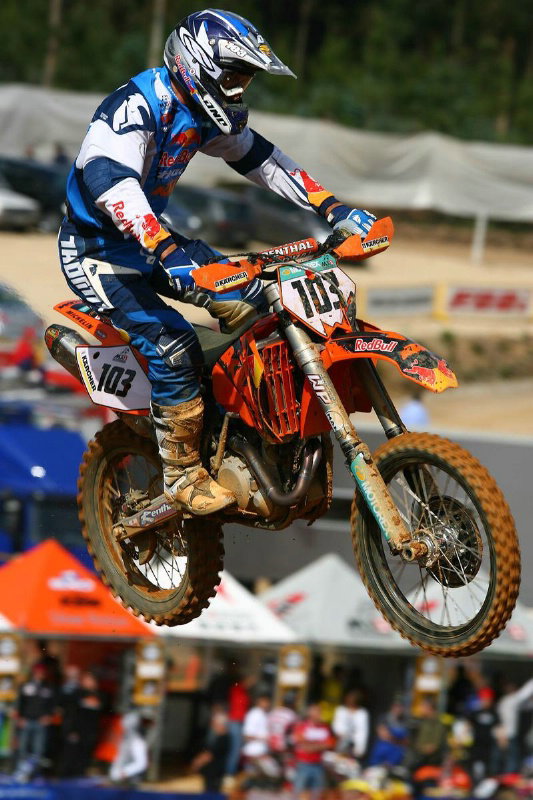 Three-way title fight reaches penultimate round.