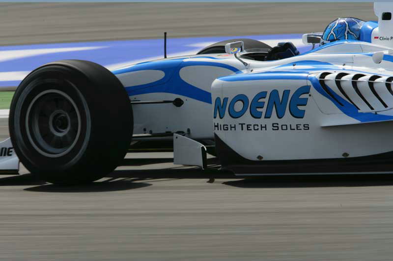 Pantano`s loss crowns Hamilton as GP2 champion.