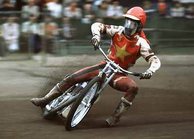 Hitmen gun down Raiders.