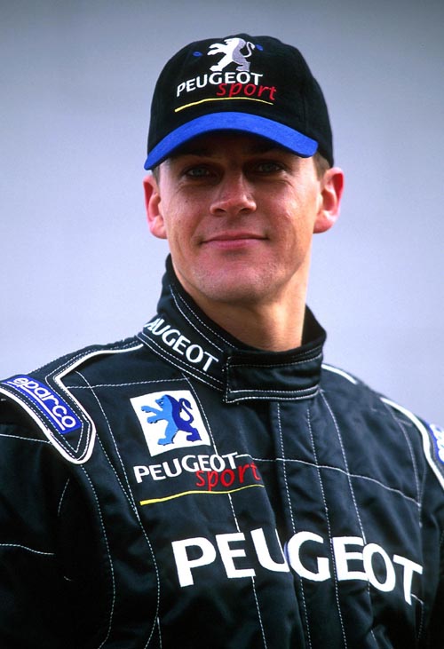 Pop idols set up new MG team.