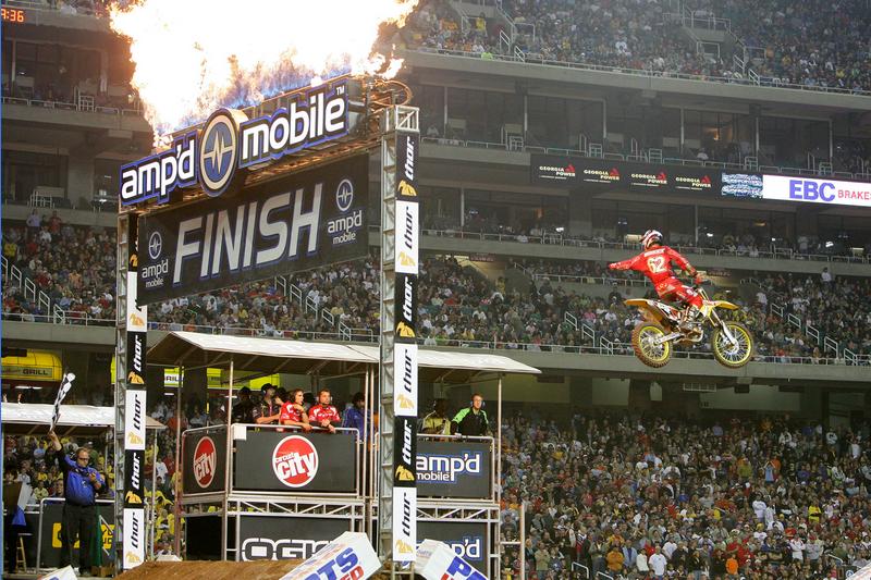 Stall robs Reed in Daytona `swamp`.