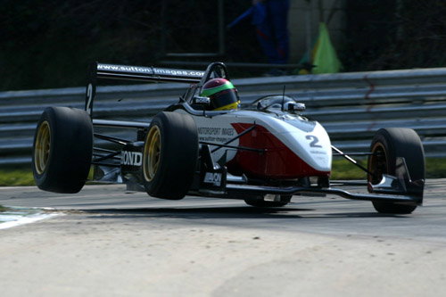 van der Merwe warmed up for title chase.