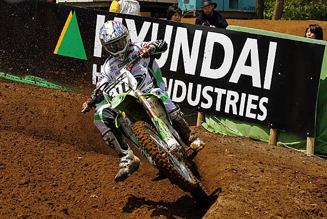 Cairoli sticks with Yamaha.