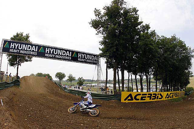 Motocross in mourning as de Groot passes away.