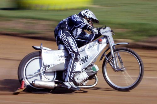 Hancock pays tribute to pit crew.